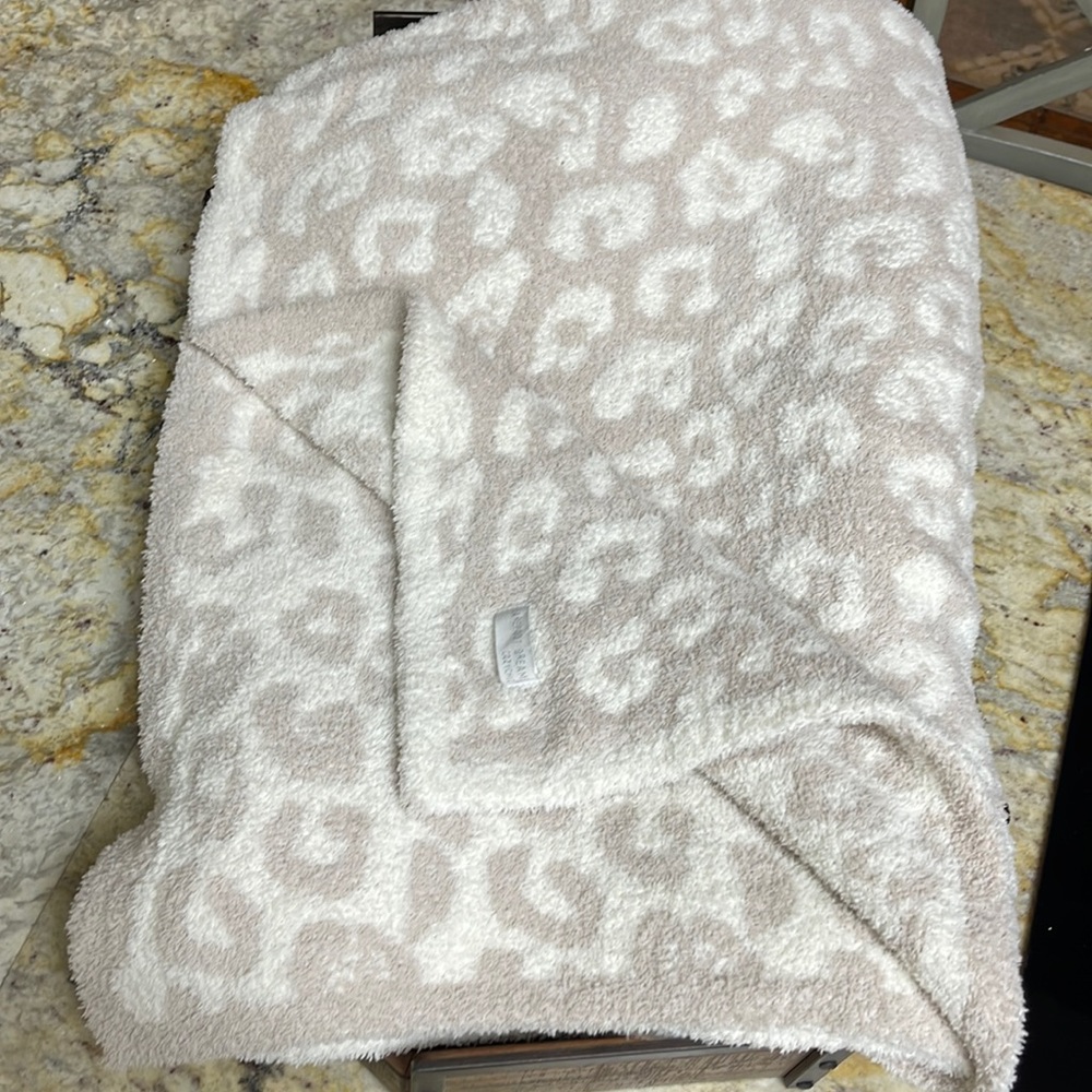 Barefoot Dreams COZYCHIC blanket